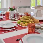 Vila In With Swimming Pool