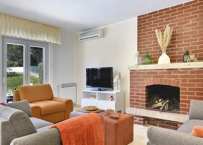 In With Swimming Pool * Pula