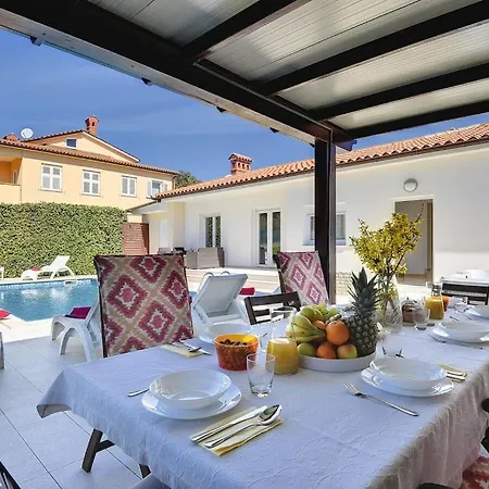 Villa In With Swimming Pool *