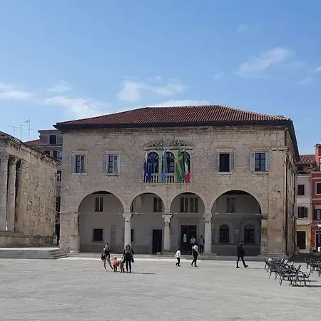 In Pula With Swimming Pool * Póla