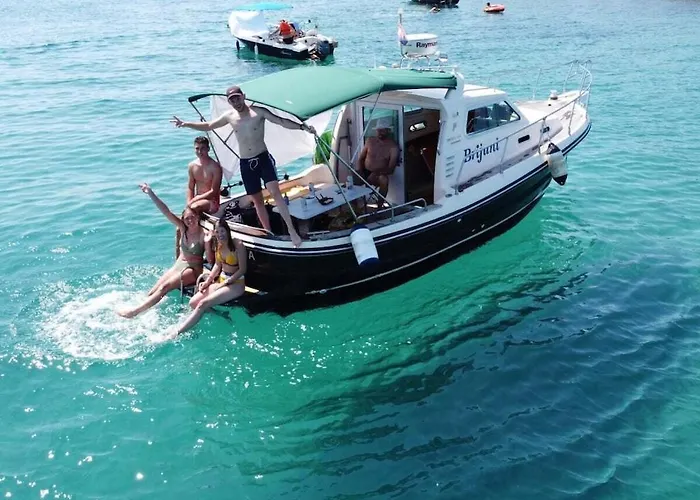 In Pula With Swimming Pool * Póla